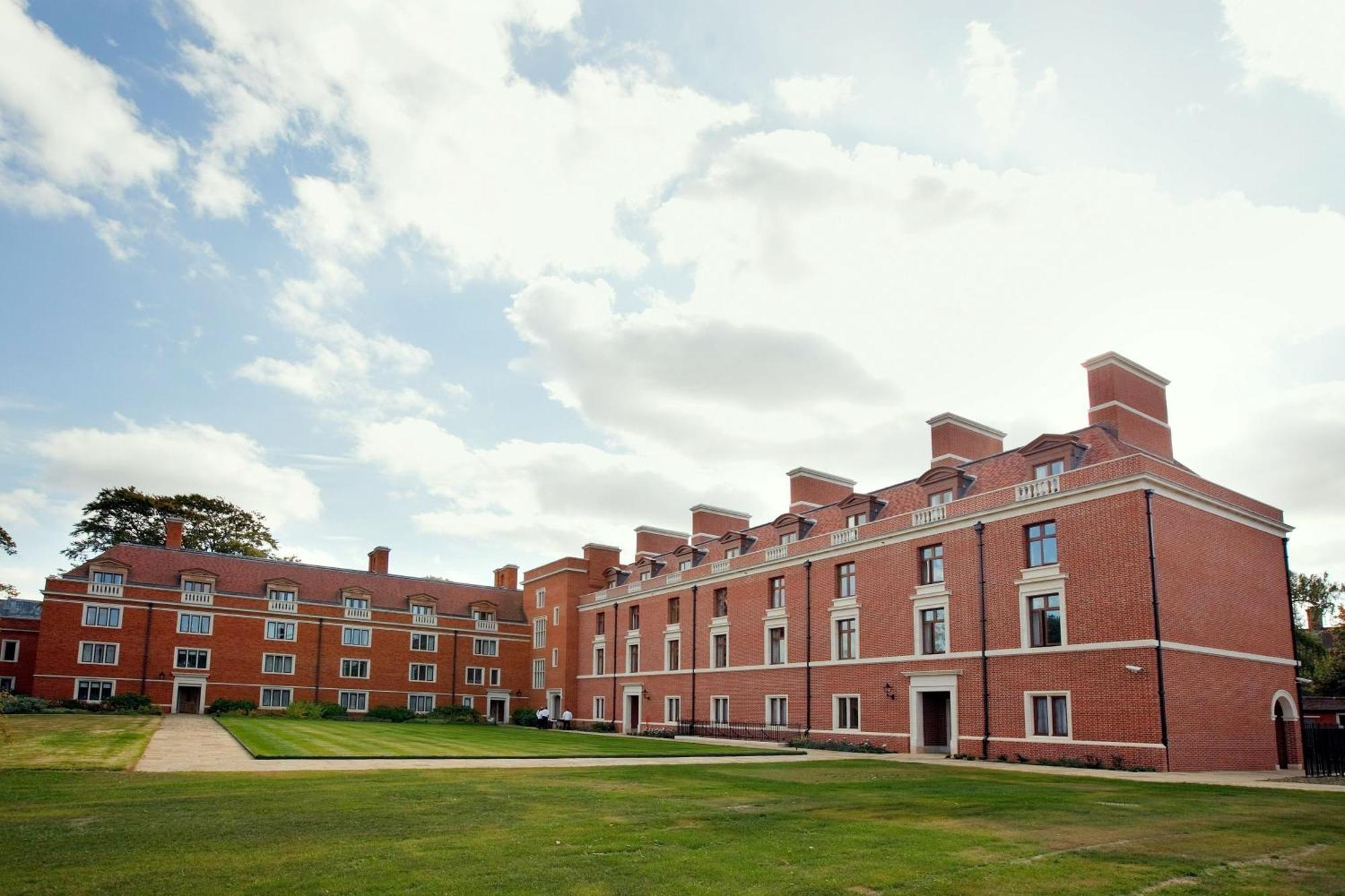 Selwyn College, * Cambridge (Cambridgeshire)